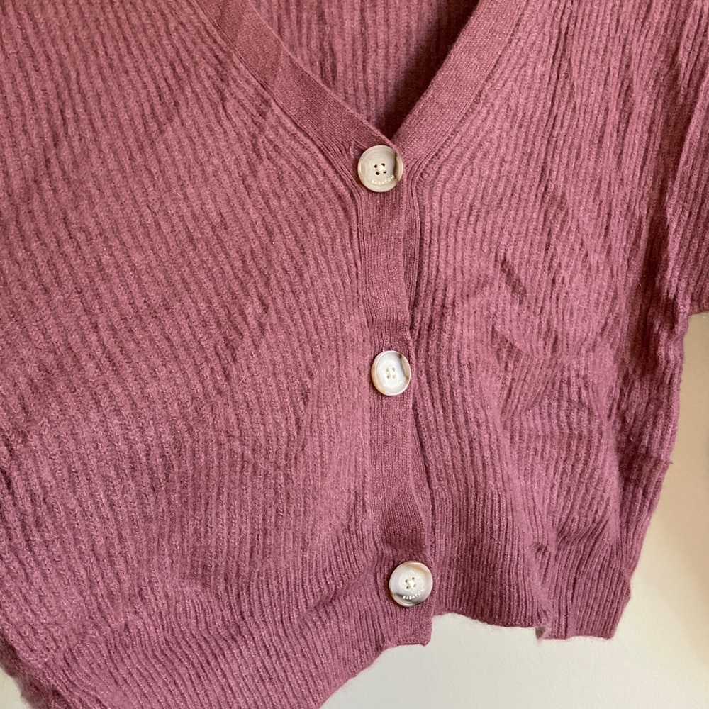 Aritzia Babaton Luxe Cashmere Canberra Button-Up Cardigan mauve size large - Picture 5 of 8
